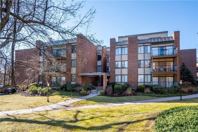 795 Prospect Ave Unit B-5, West Hartford, CT 06105 - view of apartment building / complex