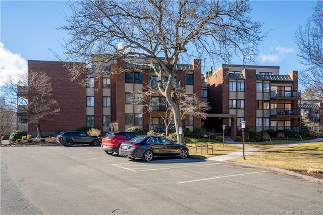 795 Prospect Ave Unit B-5, West Hartford, CT 06105 - view of apartment building / complex with uncovered parking