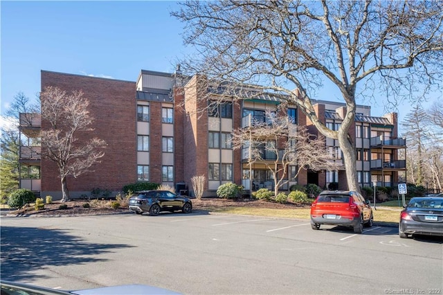 795 Prospect Ave Unit B-5, West Hartford, CT 06105 - view of apartment building / complex featuring uncovered parking