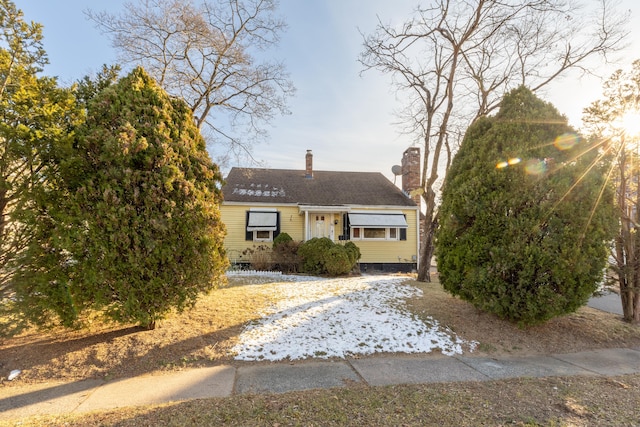 view of front of property