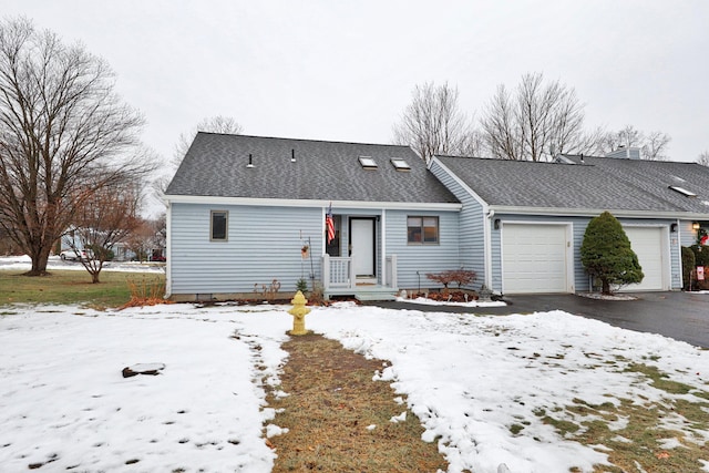 view of front facade featuring a garage