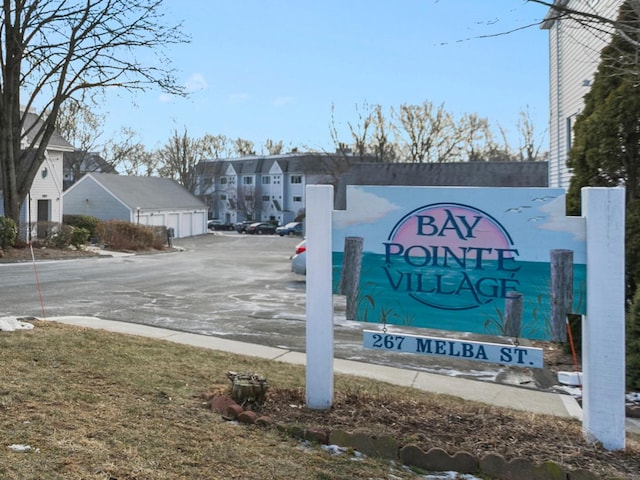 view of community / neighborhood sign