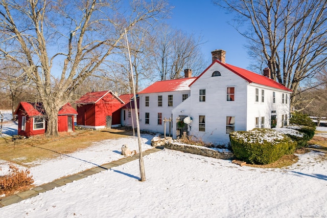 view of front of home with an outbuilding