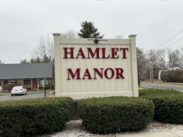 view of community / neighborhood sign