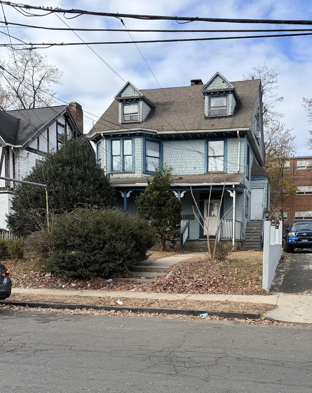 view of front of house