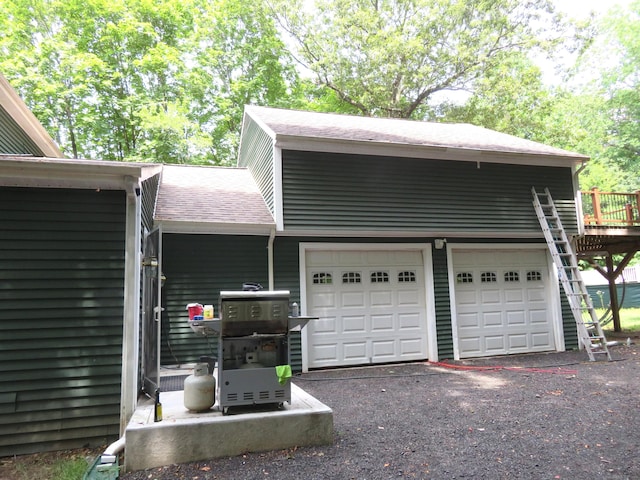 276 Parker Farms Rd, Wallingford, CT 06492 - garage featuring driveway