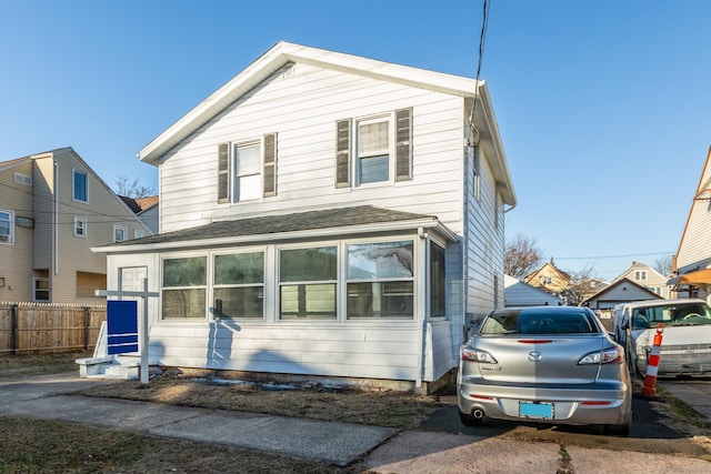 view of front of property