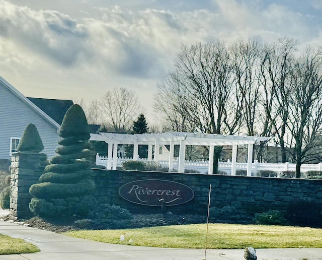 view of community / neighborhood sign