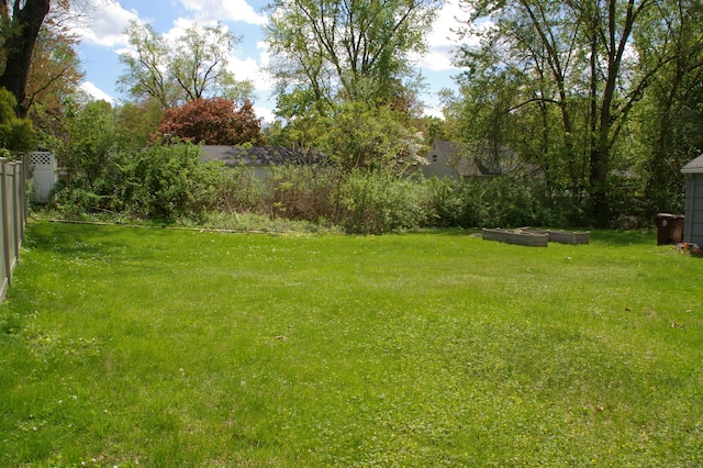 31 Gary Dr, Enfield, CT 06082 - view of yard featuring a garden