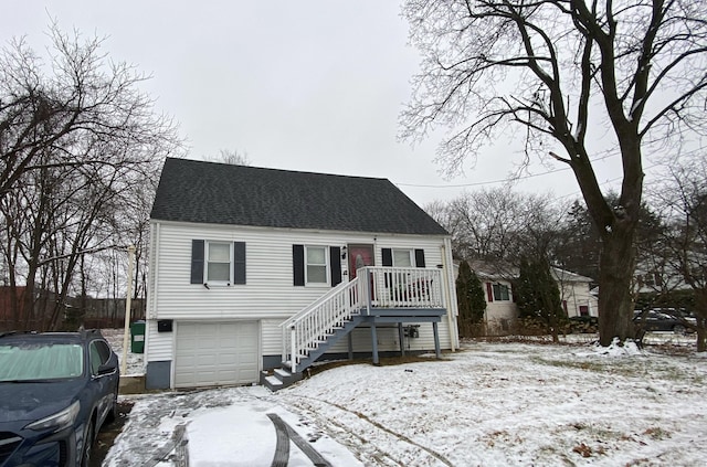 view of front facade with a garage