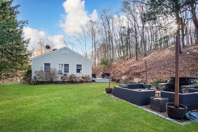 view of yard featuring an outdoor living space