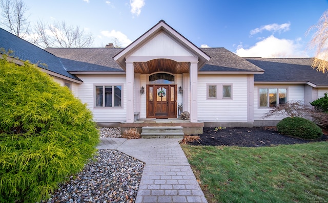 view of front of house with a front yard