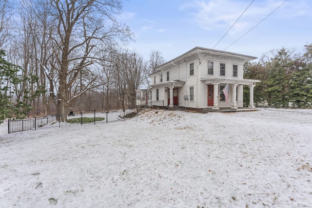 view of front of property