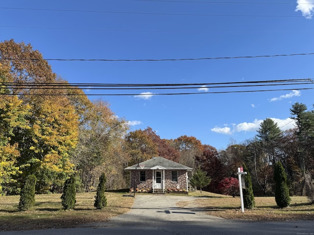 view of front of property