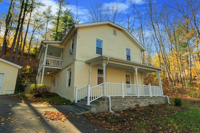 view of front of house with covered porch