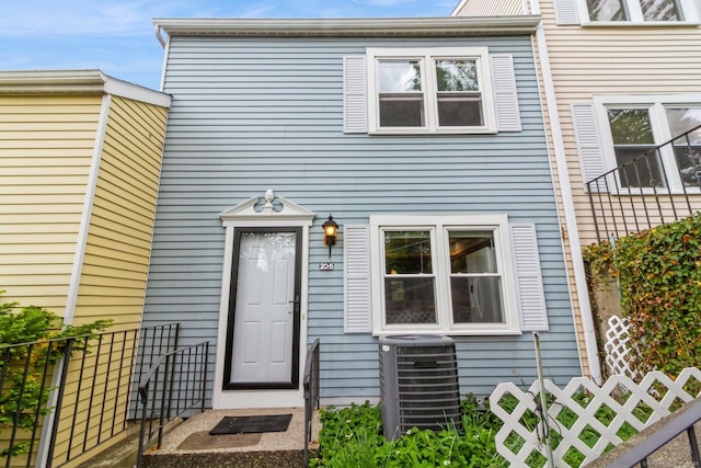 55 Mill Plain Rd Unit 20-5, Danbury, CT 06811 - view of front facade featuring central AC