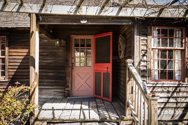 131 Cow Hill Rd, Clinton, CT 06413 - property entrance