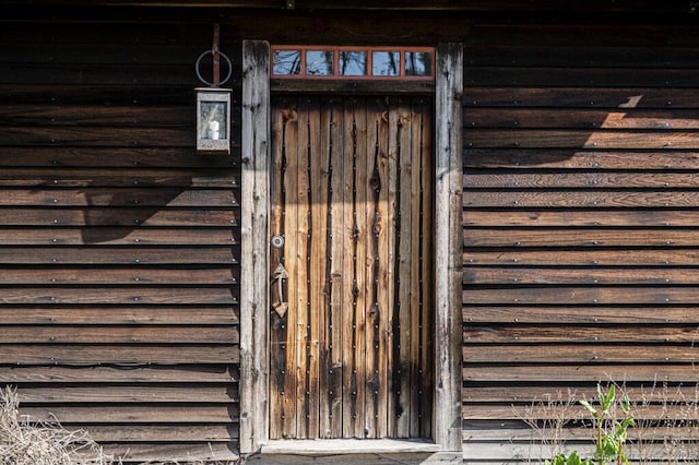 131 Cow Hill Rd, Clinton, CT 06413 - doorway to property