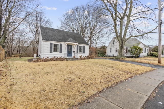 view of front of property with a front yard