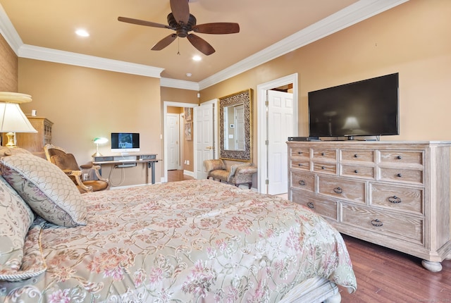 bedroom featuring ceiling fan, dark hardwood / wood-style floors, and crown molding