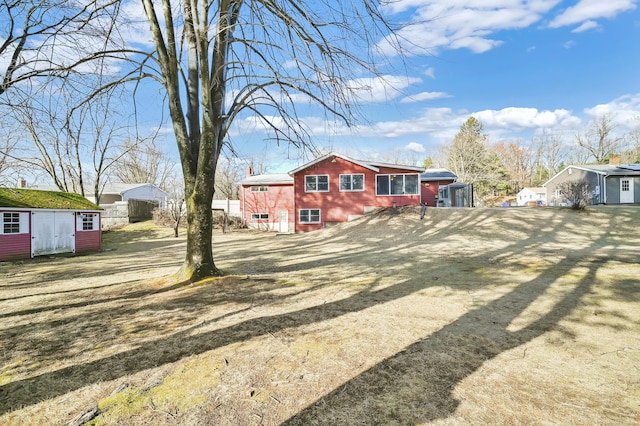 view of yard with a shed