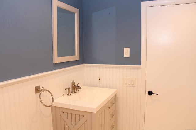 bathroom featuring sink