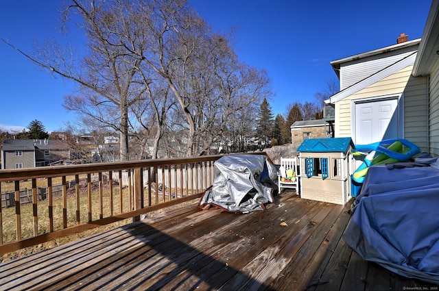 deck with grilling area