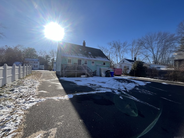 view of front of house featuring a wooden deck