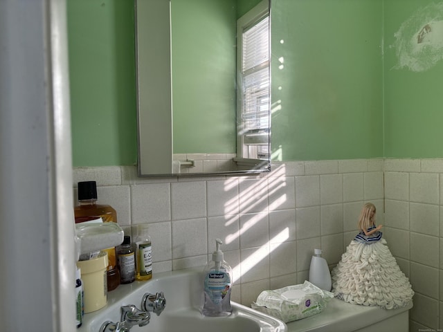 bathroom featuring a bathing tub