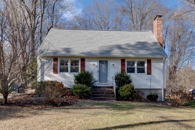 view of front facade with a front yard