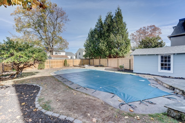 view of swimming pool