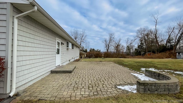 view of yard with a patio area