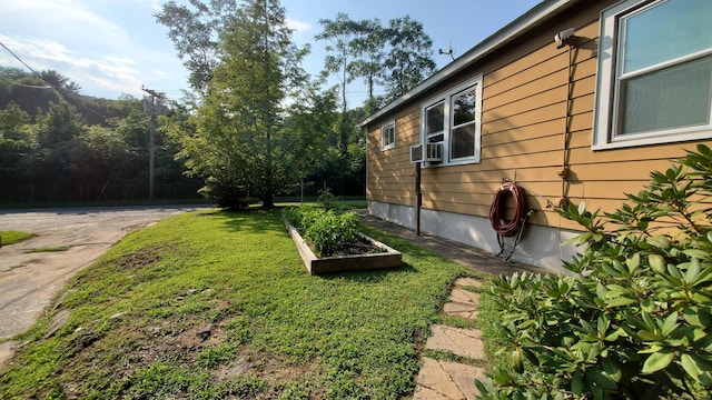 view of yard with cooling unit