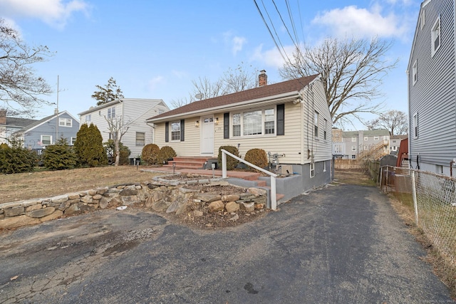 view of front of property