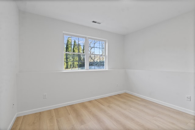 empty room featuring light hardwood / wood-style flooring