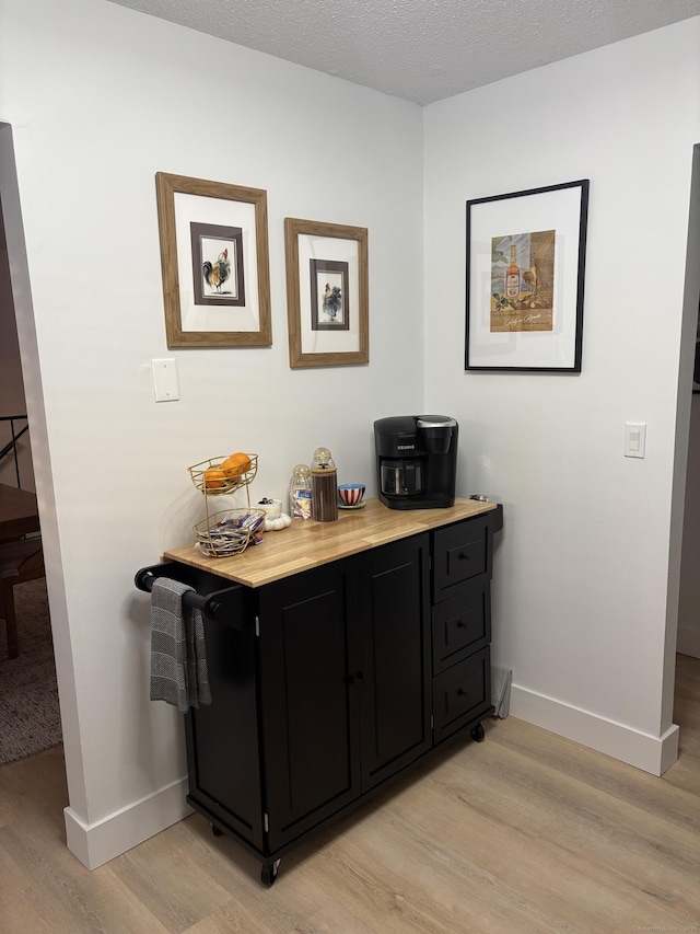 interior details with hardwood / wood-style floors