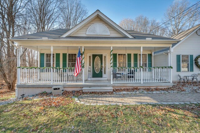 view of front of house with a porch