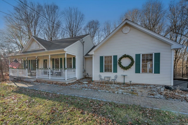 view of front facade featuring a porch