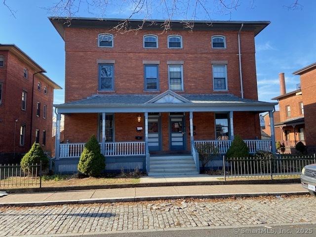 view of front facade featuring covered porch