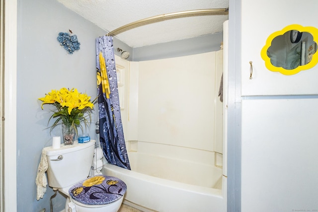 full bath featuring shower / bathtub combination with curtain, a textured ceiling, and toilet