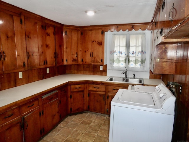39 Baker St, Winchester, CT 06098 - kitchen featuring independent washer and dryer and sink