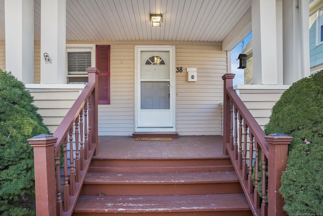 entrance to property with covered porch