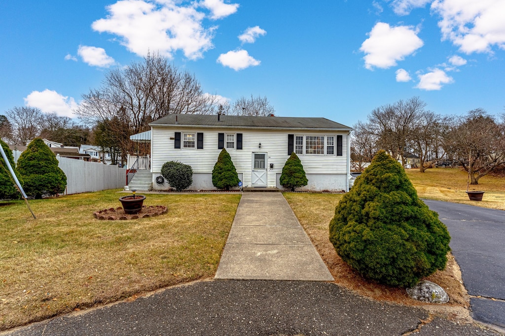 view of front of house with a front yard