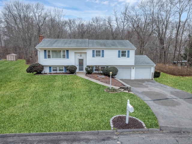 split foyer home with a front yard