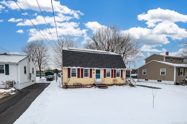 view of front of property