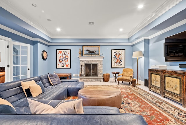 living area featuring recessed lighting, a fireplace, visible vents, baseboards, and ornamental molding