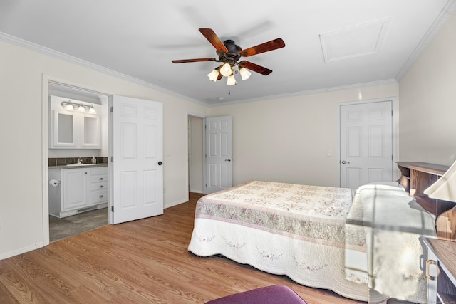 bedroom with ceiling fan, ornamental molding, ensuite bathroom, and light hardwood / wood-style flooring