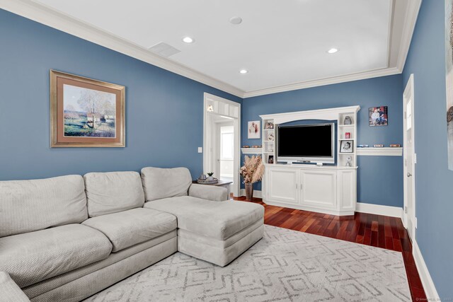 living room featuring recessed lighting, ornamental molding, baseboards, and dark wood-style flooring