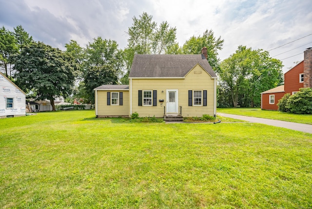 view of front of house with a front lawn