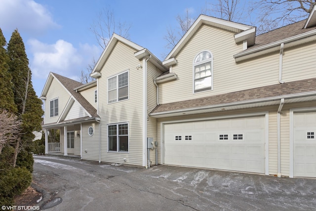 view of front facade with a garage